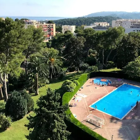 4 People - Swimming Pool Antibes